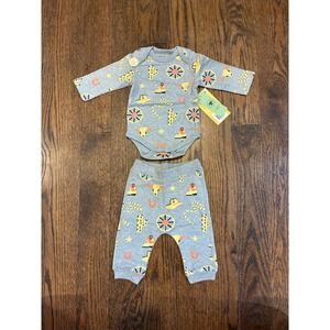 Monica + Andy Western Onesie Set. 100% Cotton Size 0-3 months